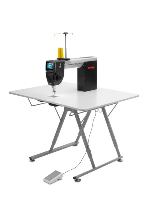 Ex Demo - BERNINA Q20 on Horn Adjustable Table