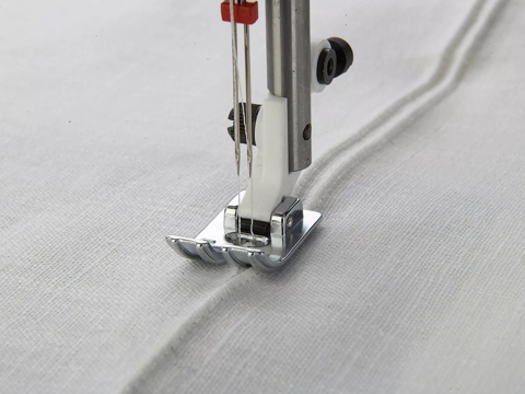 Husqvarna Machine Feet: PINTUCK 5 GROOVE WITH RAISED SEAM PLATE - H4123699-45
