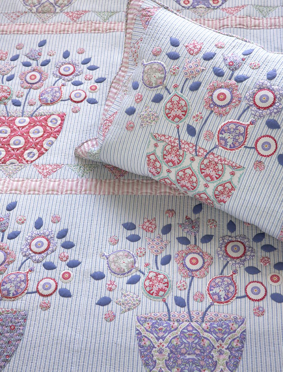 1728372BV_FlowerpotQuiltPillow_1