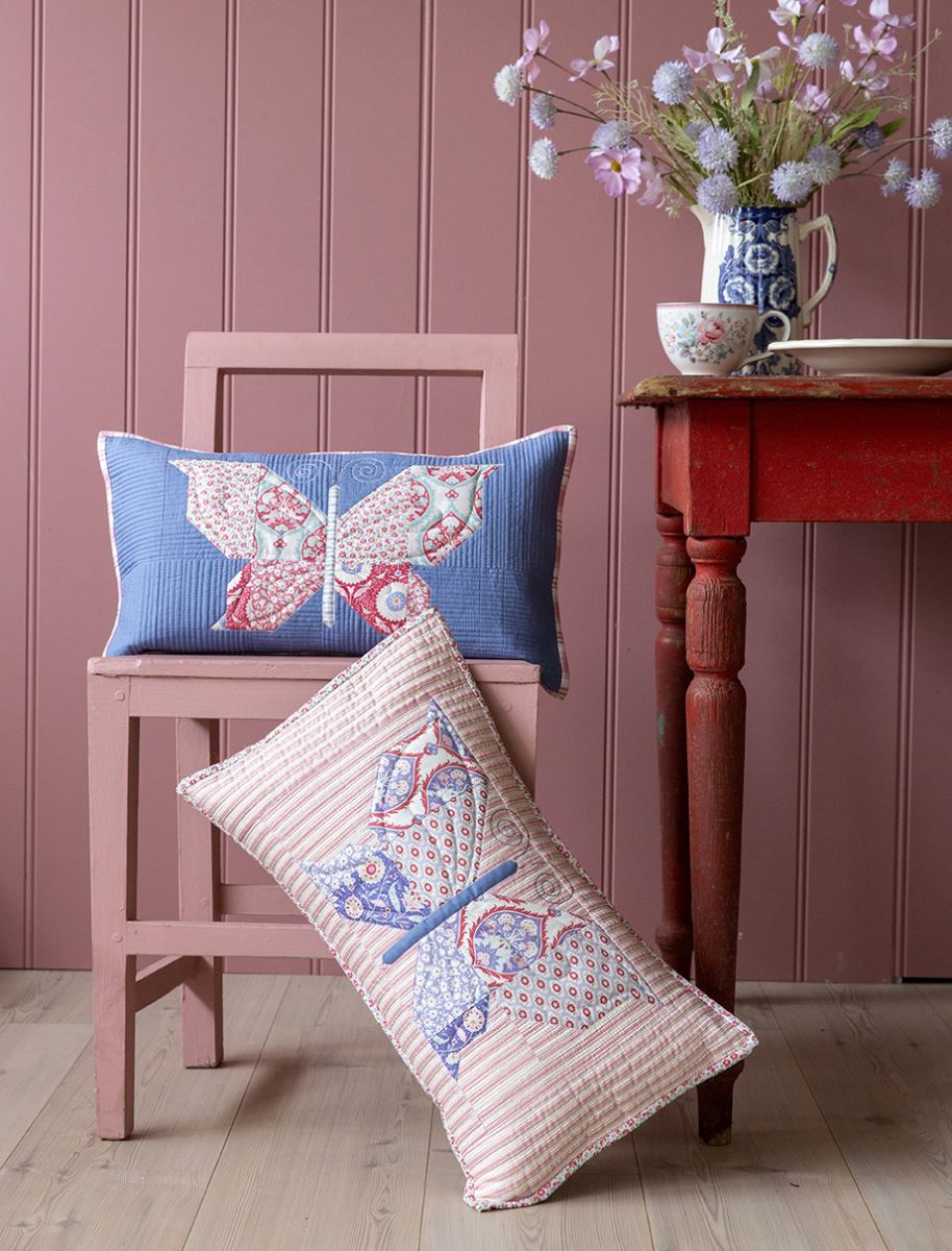 1061484BV_MosaicButterfliesPillow_1